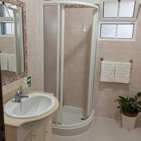 Dotty's House * Gaula